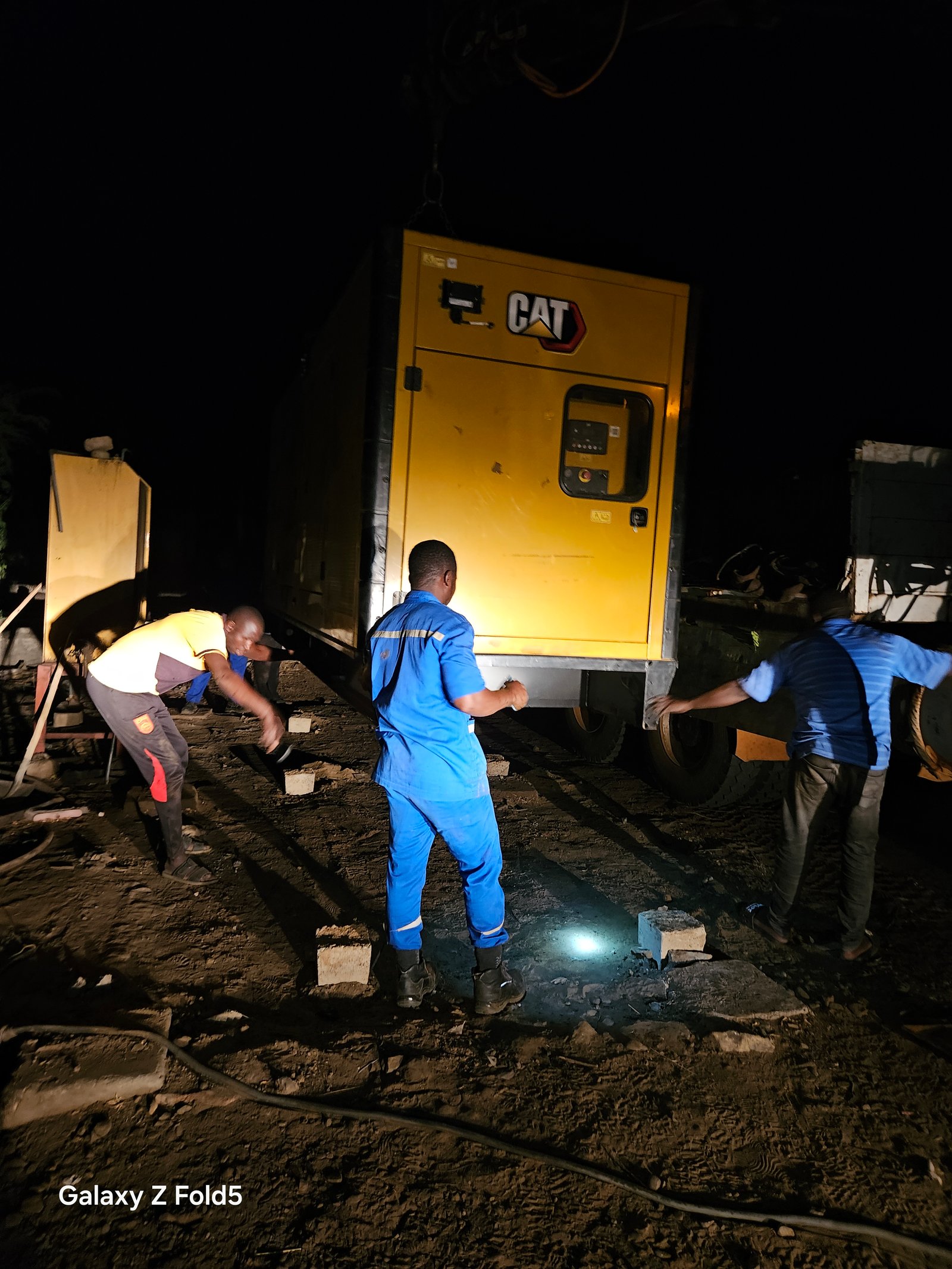 Travaux d'installation du nouveau groupe de 500 kVA